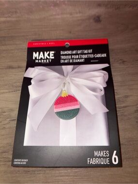 Makers Market Christmas Diamond Art Gift Tag Kit Set of 6 DIY Holiday Craft